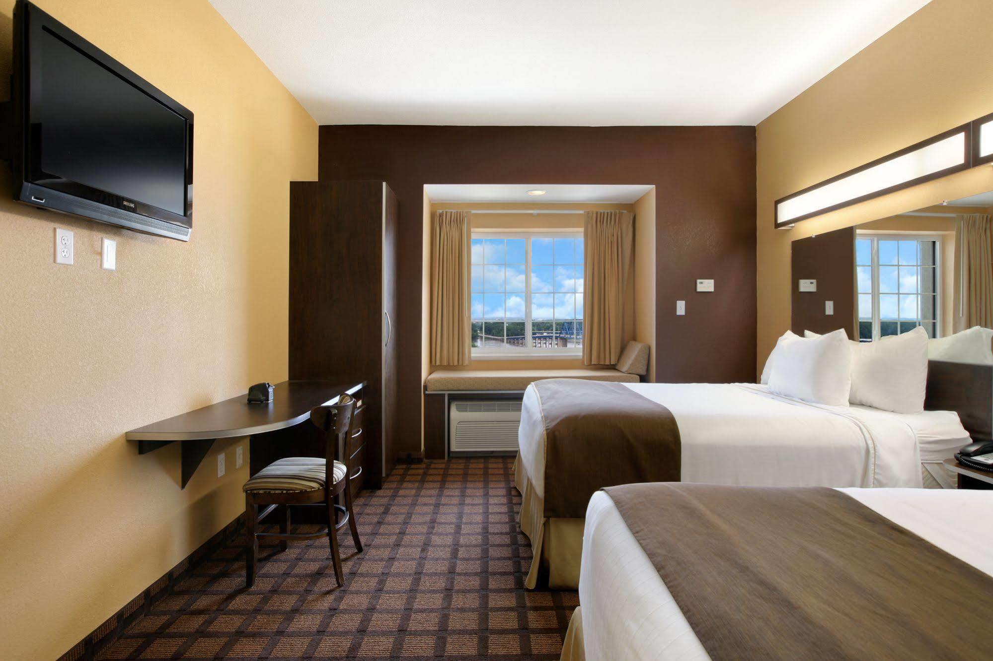 Microtel Inn & Suites By Wyndham Quincy Downtown - River Area Ngoại thất bức ảnh